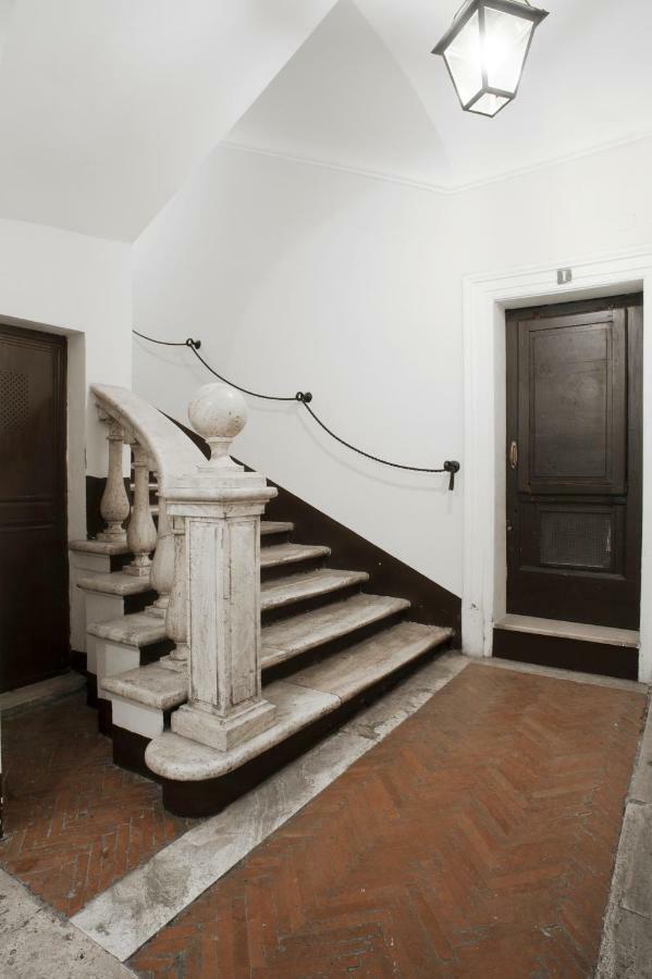 Santa Cecilia Apartment In Via Del Corso Рим Экстерьер фото