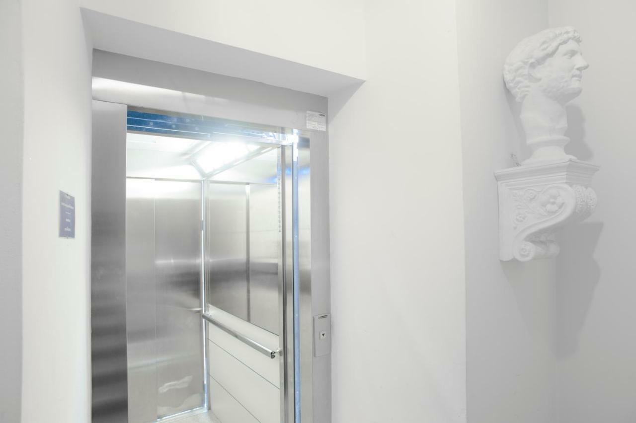 Santa Cecilia Apartment In Via Del Corso Рим Экстерьер фото
